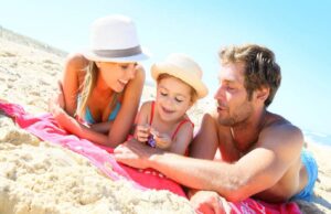5 tips to save money when booking your family vacation